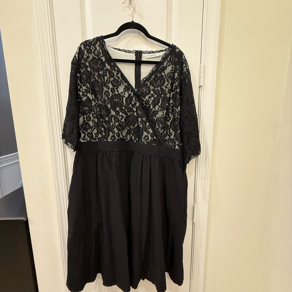 Black and Cream A-Line Cocktail Dress with V-Neck and 3/4 Sleeves